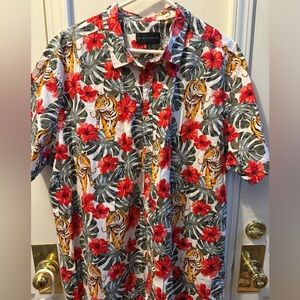 New No Boundaries Tigers and Hibiscus Shirt